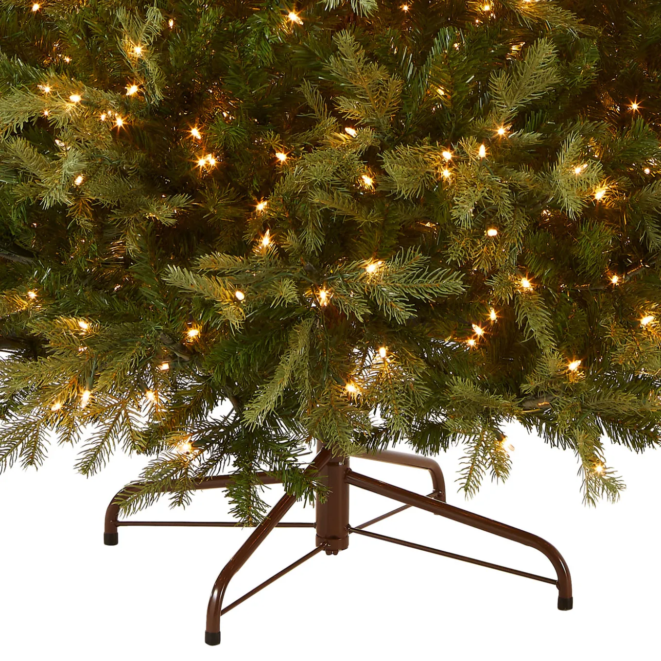 9 ft. Pre-Lit Nordic Spruce Medium Tree with Clear Lights