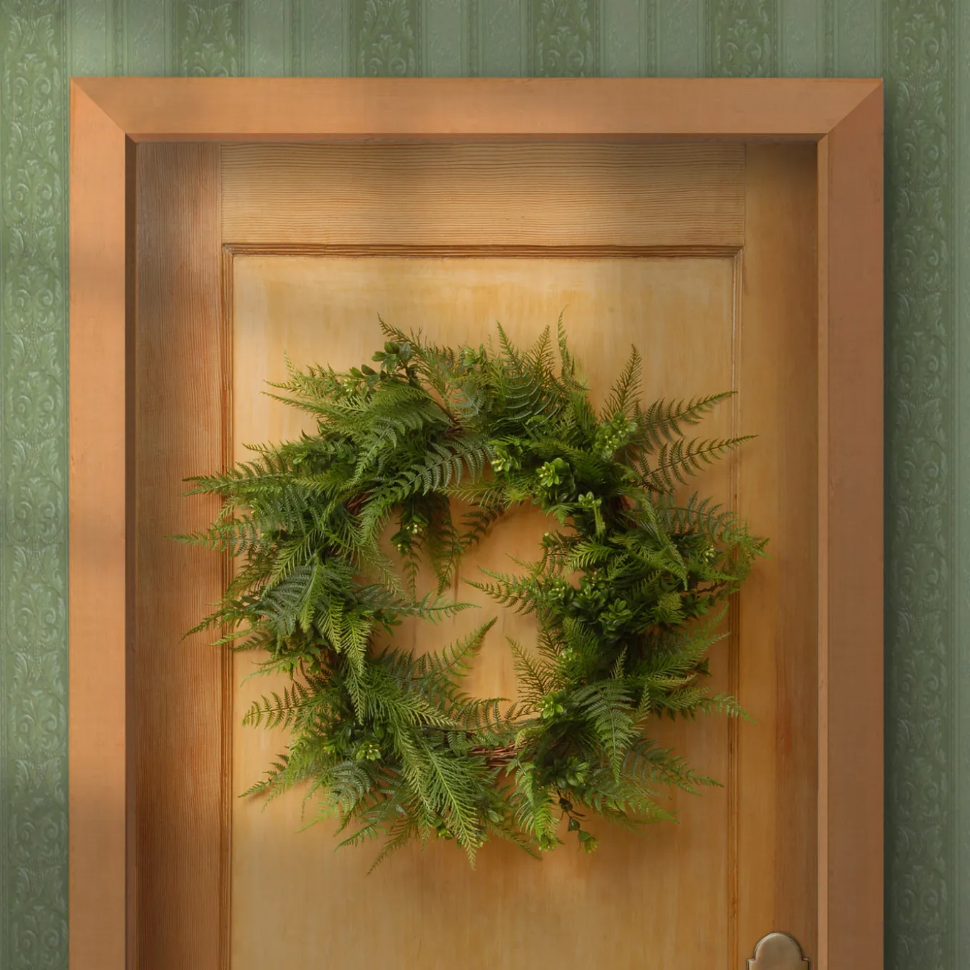 22 in. Spring Wreath with Boston Fern Leaves